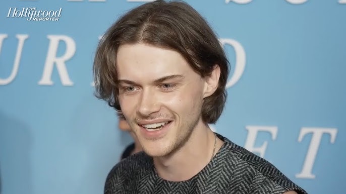 Christopher Briney Height & Appearance