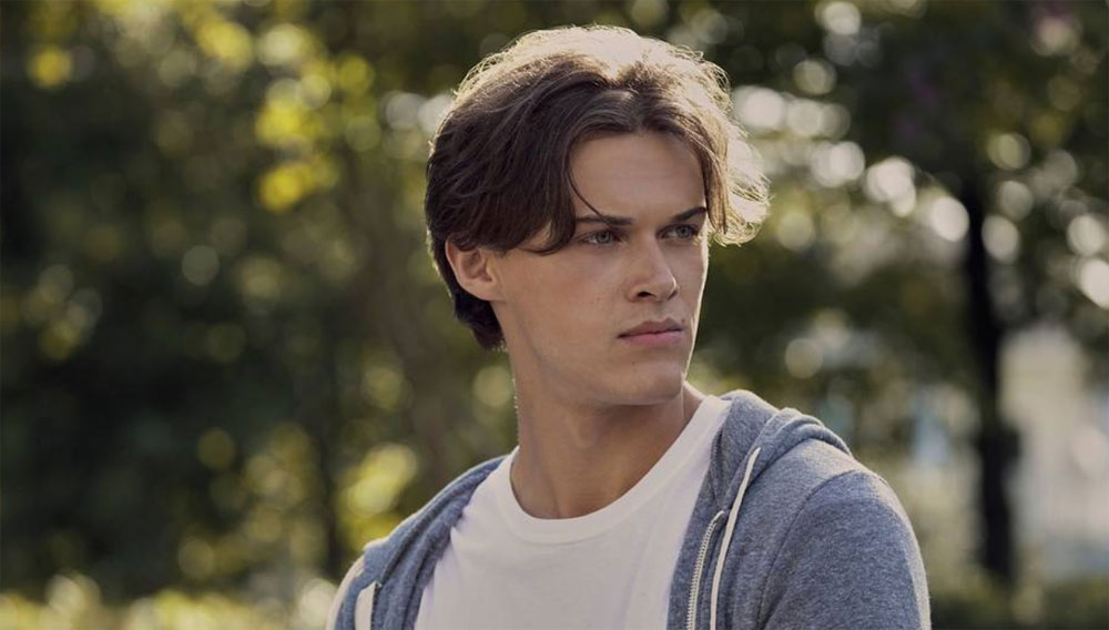 Christopher Briney Age, Height, Net Worth | How Tall Is Chris Briney